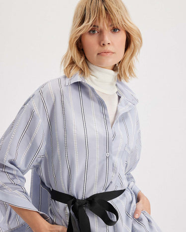 Euanthe oversized boyfriend shirt with side buttons by Theo